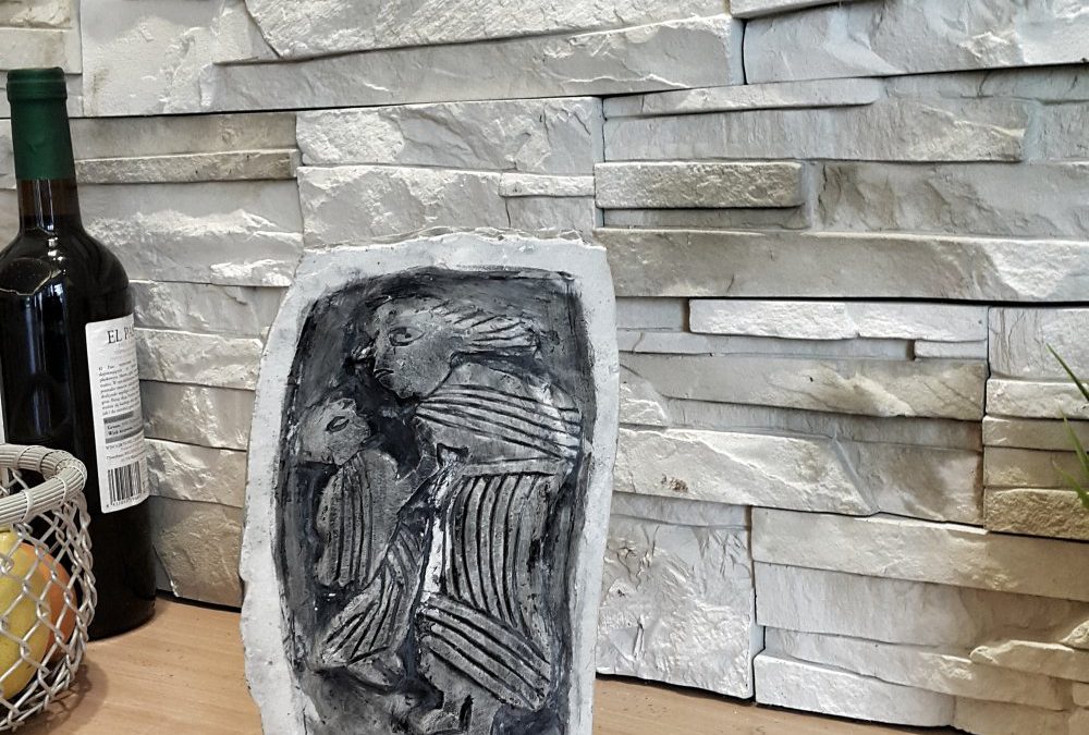 Płaskorzeźba Kobieta z dzieckiem