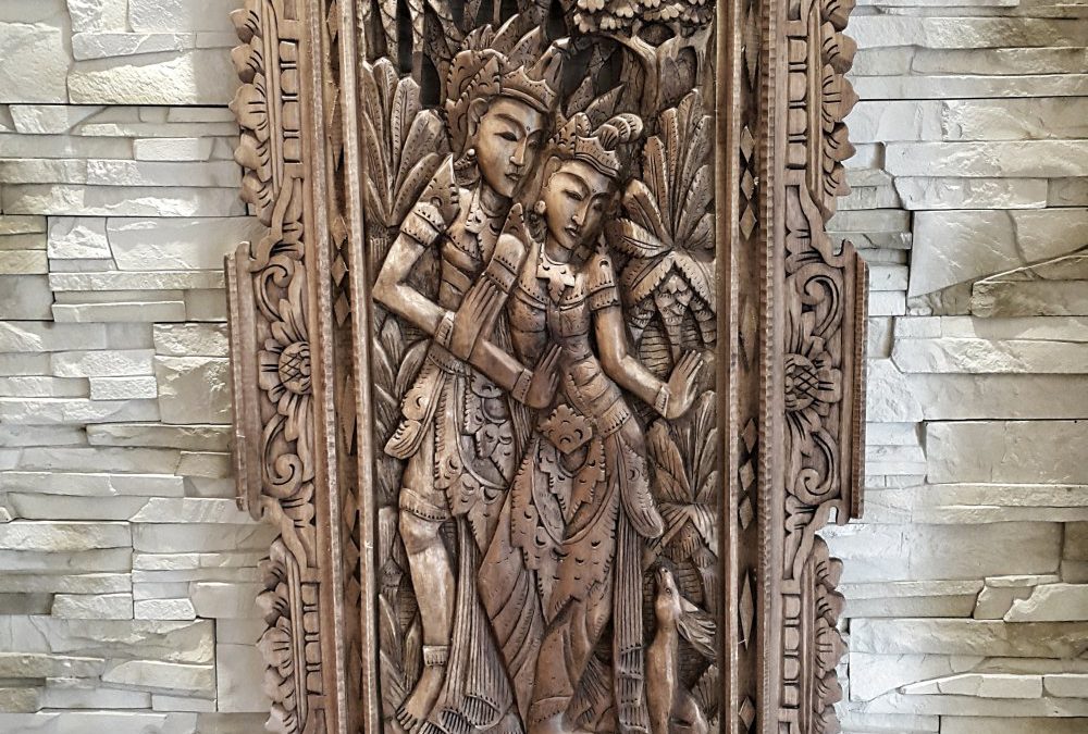 Zakochani w tropikalnym lesie – płaskorzeźba